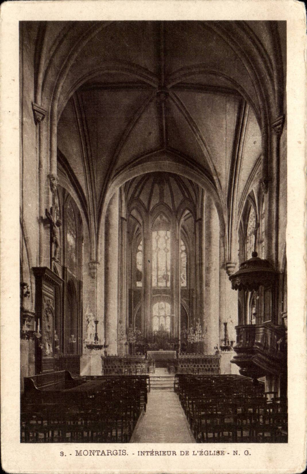 Montargis CPA Interieur de l'eglise