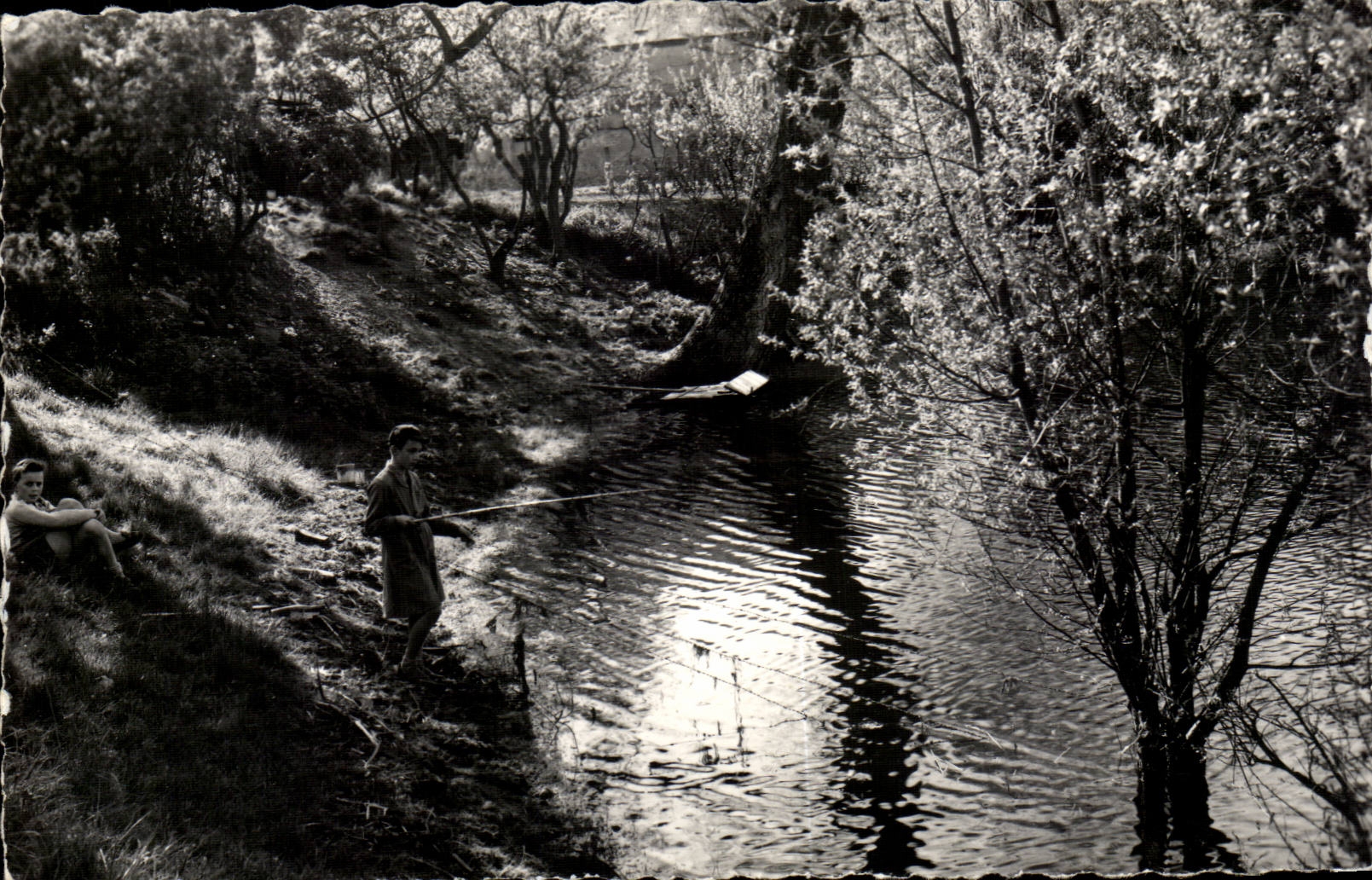 ouzouer sur Loire CPM Un coin de peche