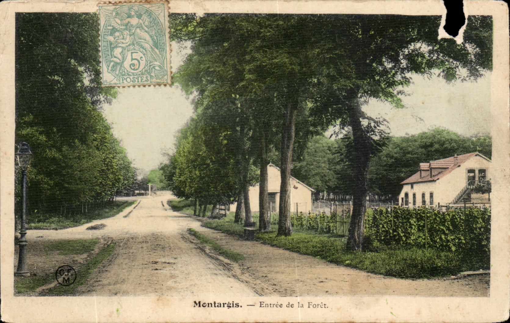 Montargis CPA Entree de la foret