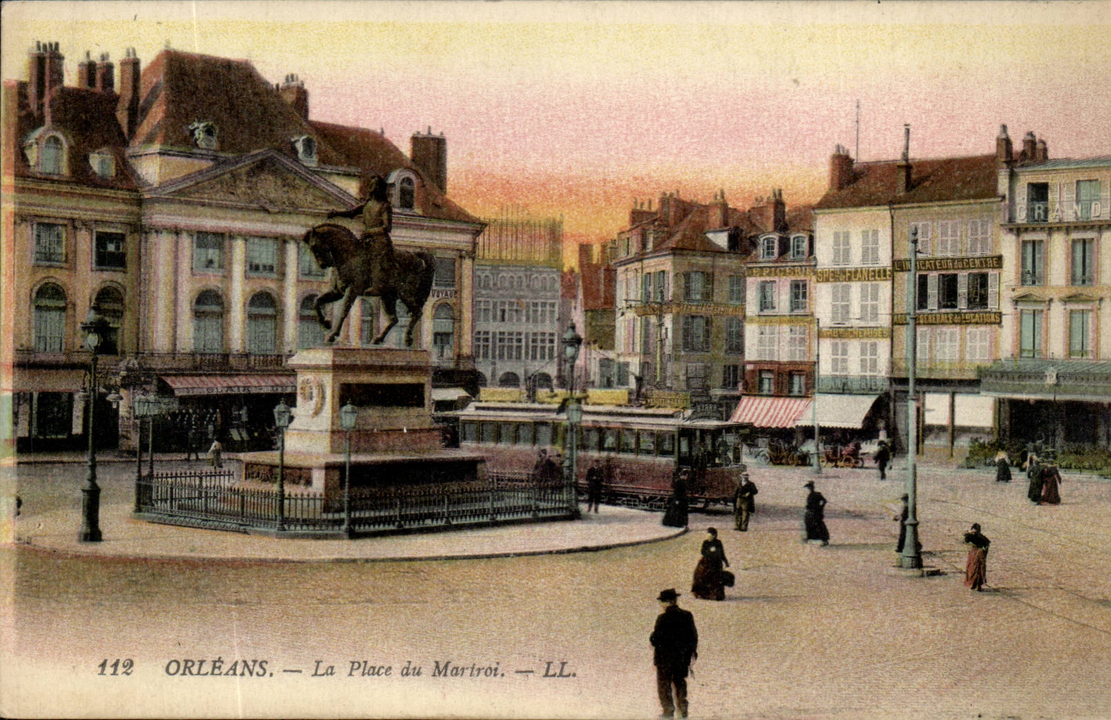 Orleans CPA La place du Martroi (tramway)