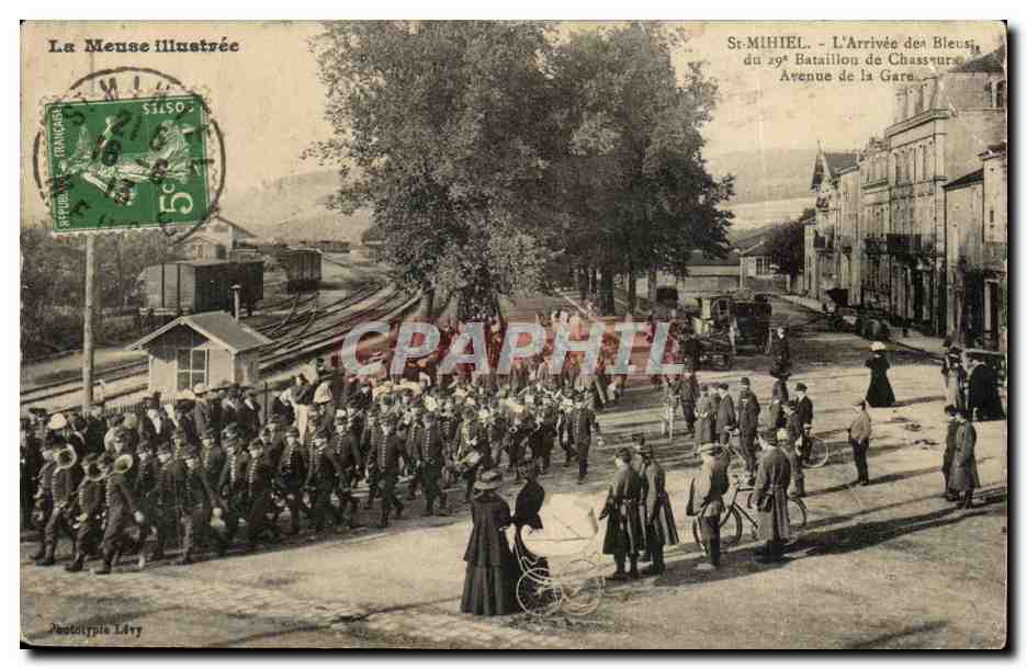 Saint-Mihiel — L'Arrivée des Bleus du 29e Bataillon de Chassures — La Meuse Illustrée