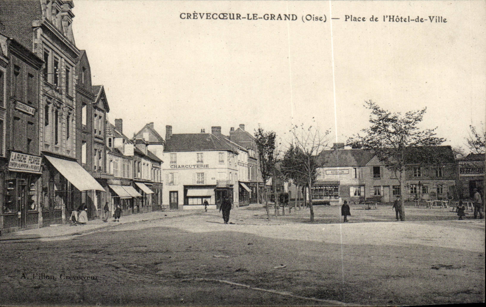 Crèvecoeur-le-Grand (Oise) — Place de l'Hôtel-de-Ville — A. Pillon, Crèvecoeur