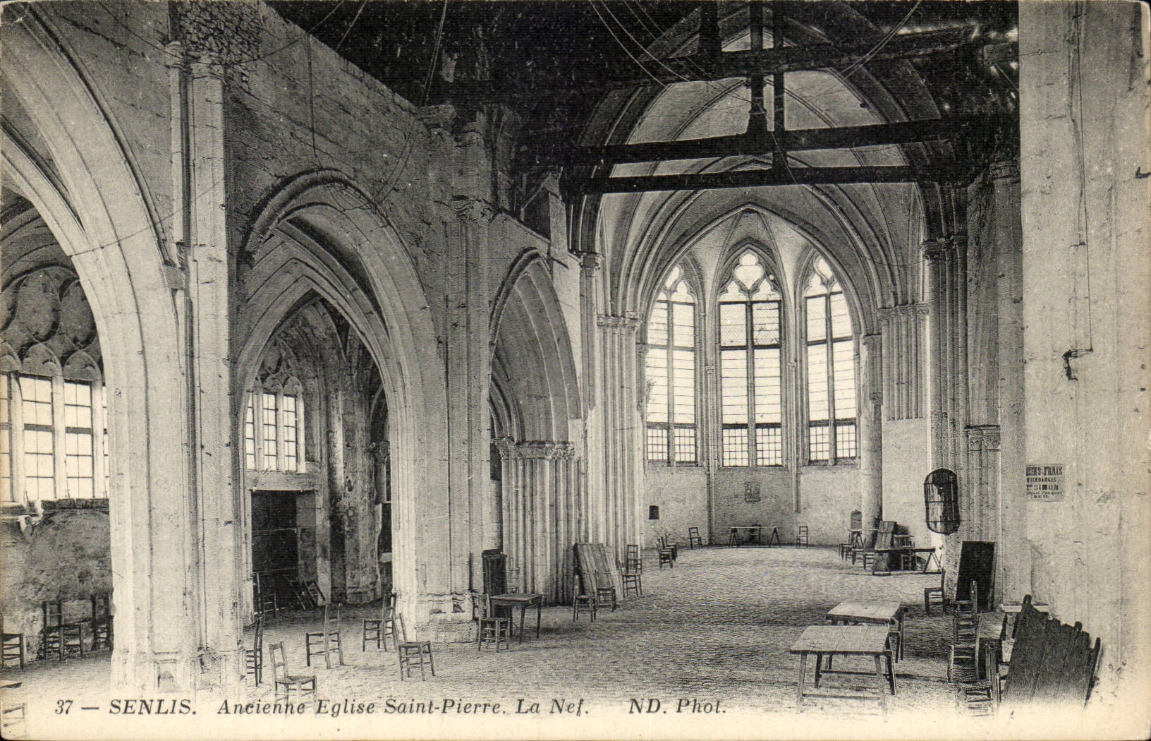 Senlis CPA Ancienne eglise Saint Pierre La nef