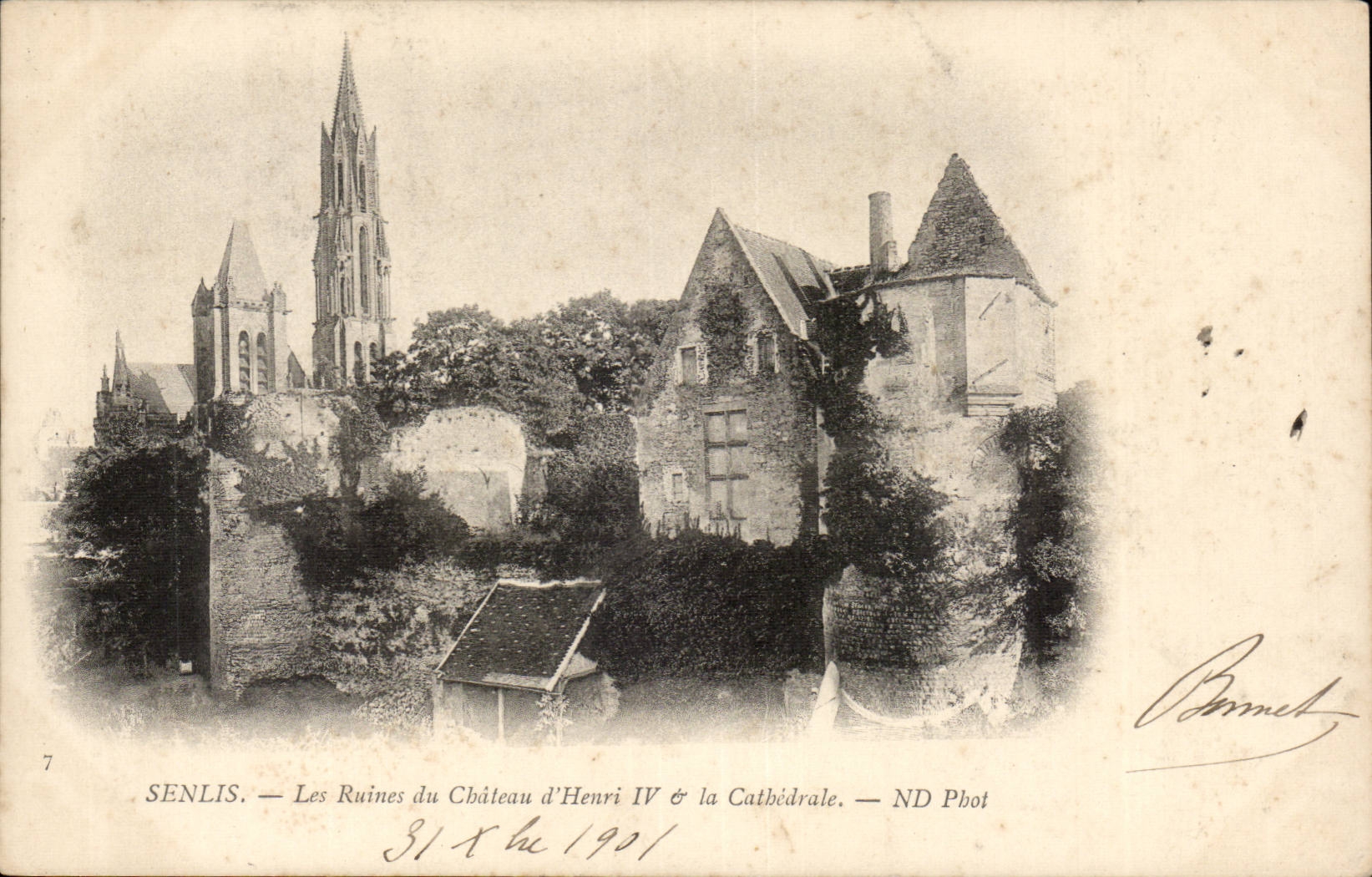 Senlis — Les Ruines du Château d'Henri IV & la Cathédrale — ND Phot