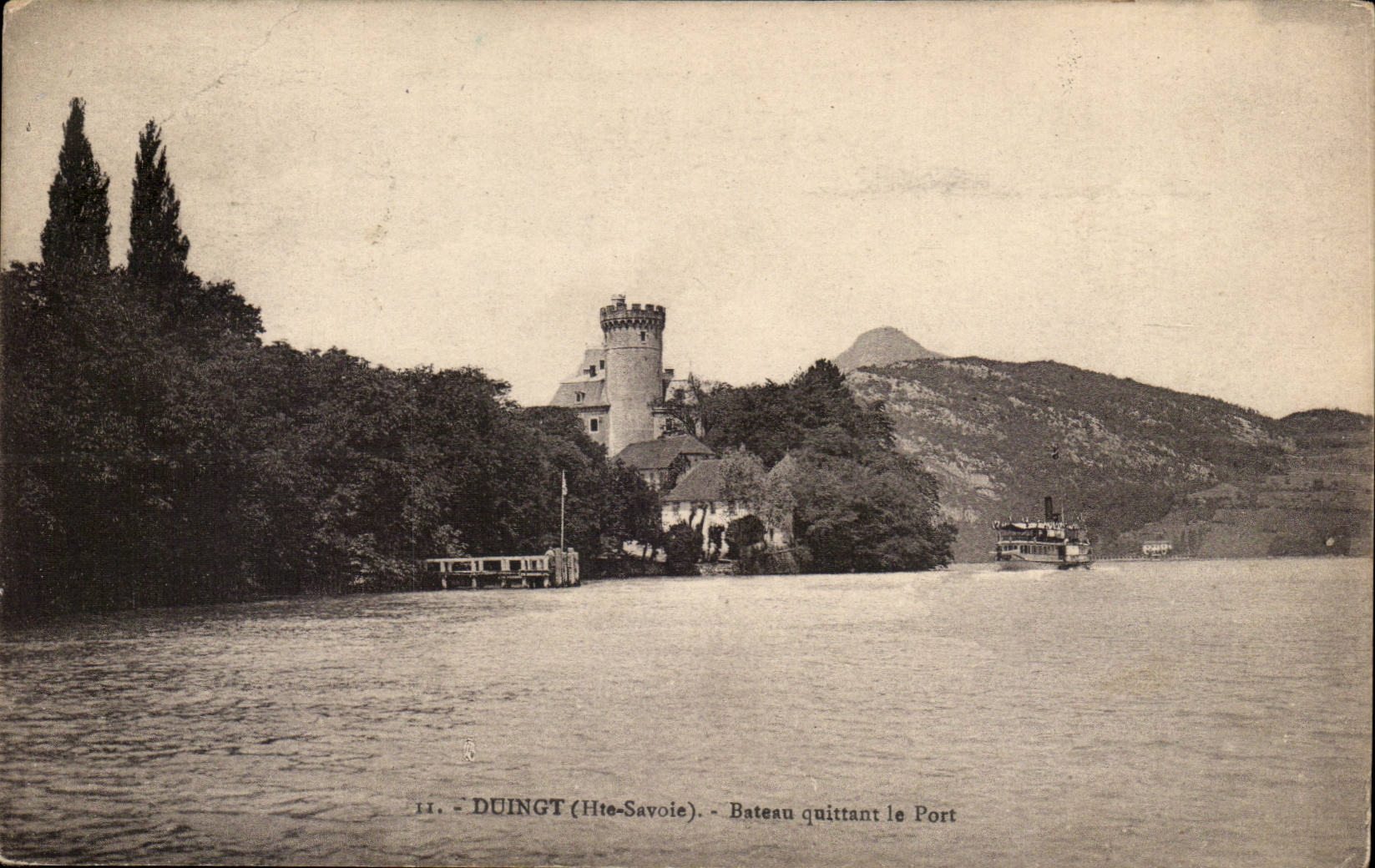 Duingt (Haute-Savoie) — Bateau quittant le Port — L. Feuras, édit.