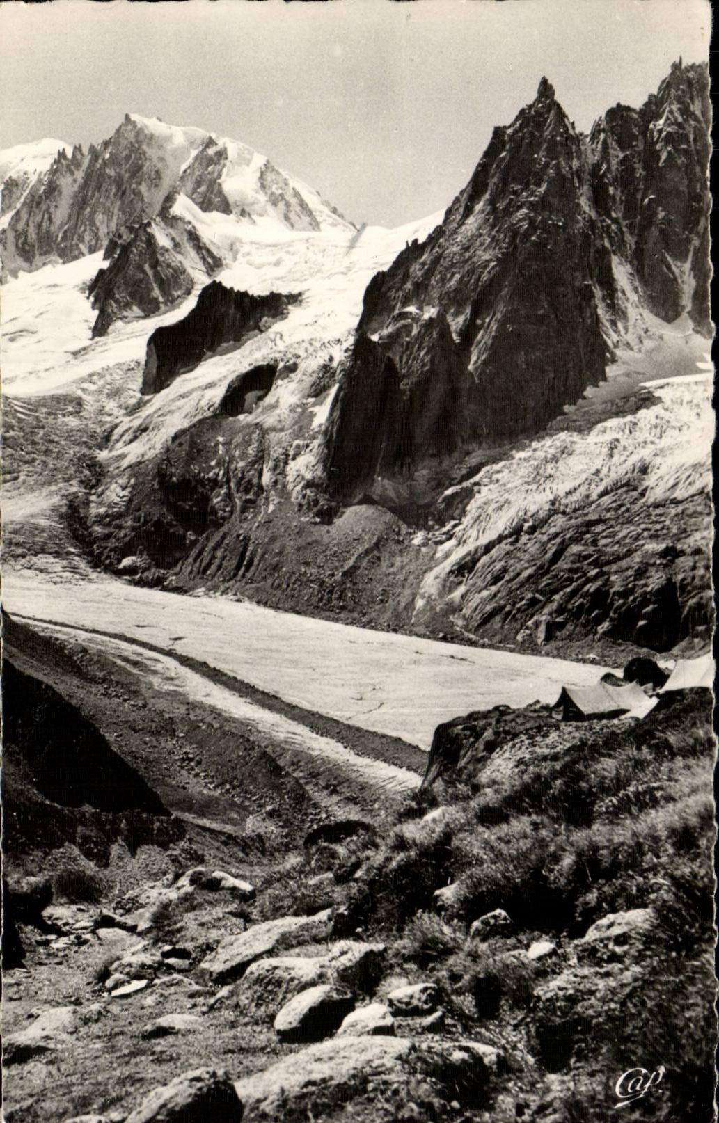 Le Mont-Blanc et le Requin — Vue prise depuis le Couvercle — G.A.P., Paris