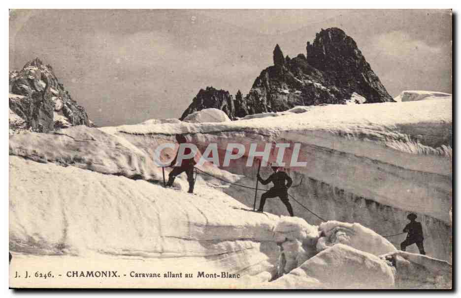 Chamonix CPA Caravane allant au Mont BLanc
