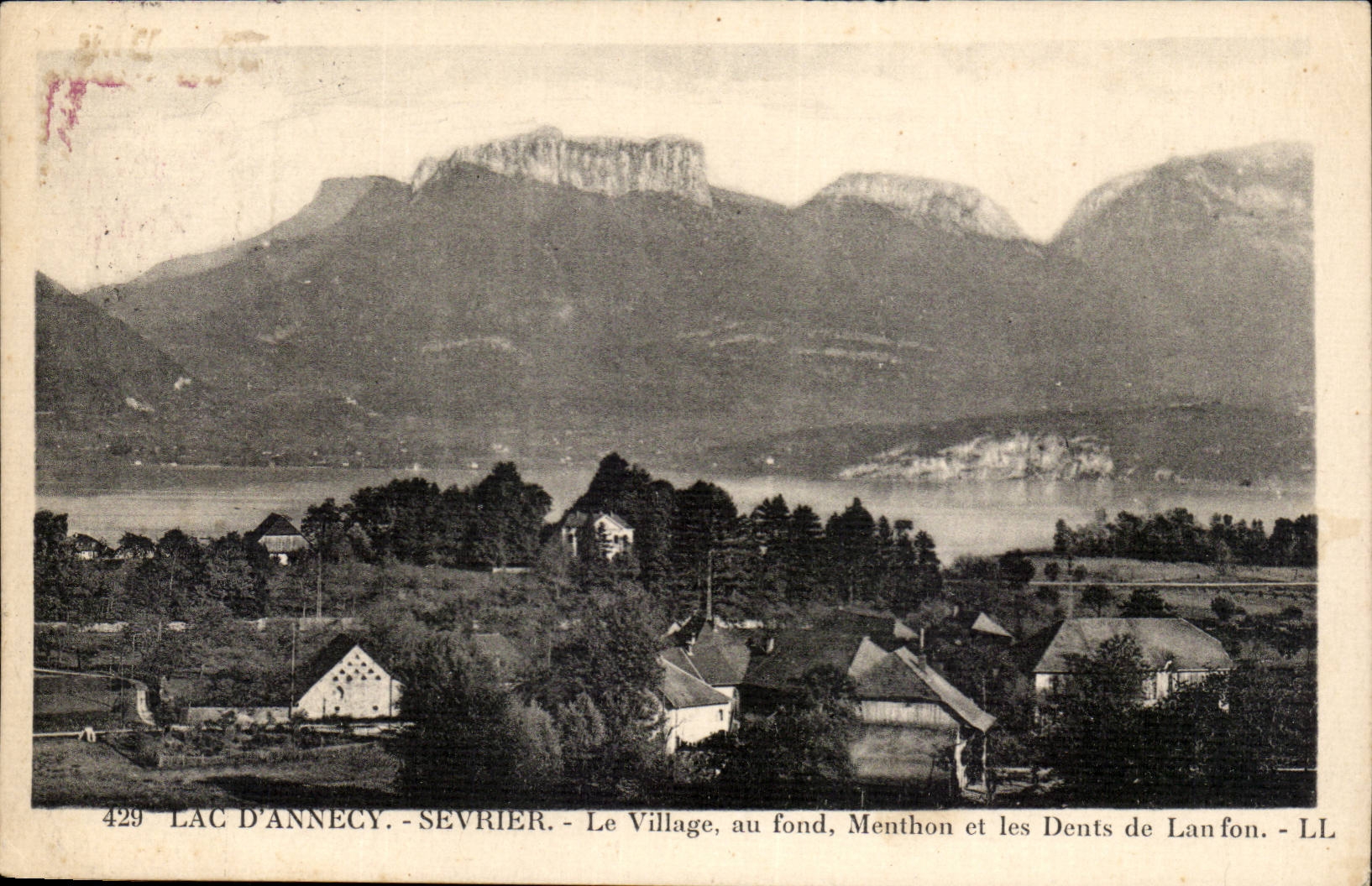 Lac d'Annecy - Sevrier - Le Village, au fond, Menthon et les Dents de Lanfon - LL