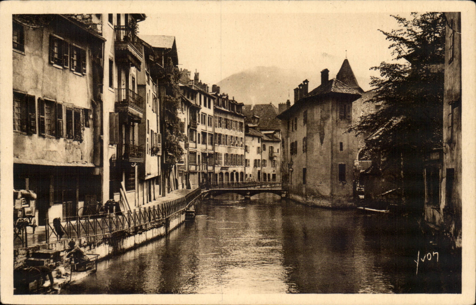Annecy — Vieux Quartier — Les Éditions d'Art Yvon, Paris