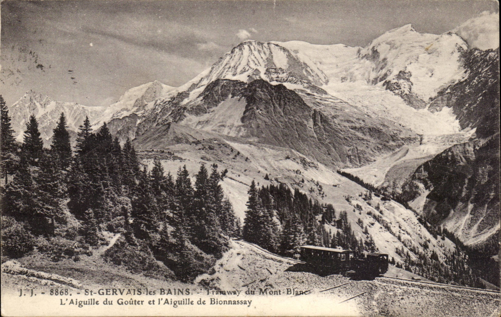 Die Aiguille du Goûter und die Aiguille de Bionnassay — Mont-Blanc Tramway — St-Gervais-les-Bains — J.J. 8868