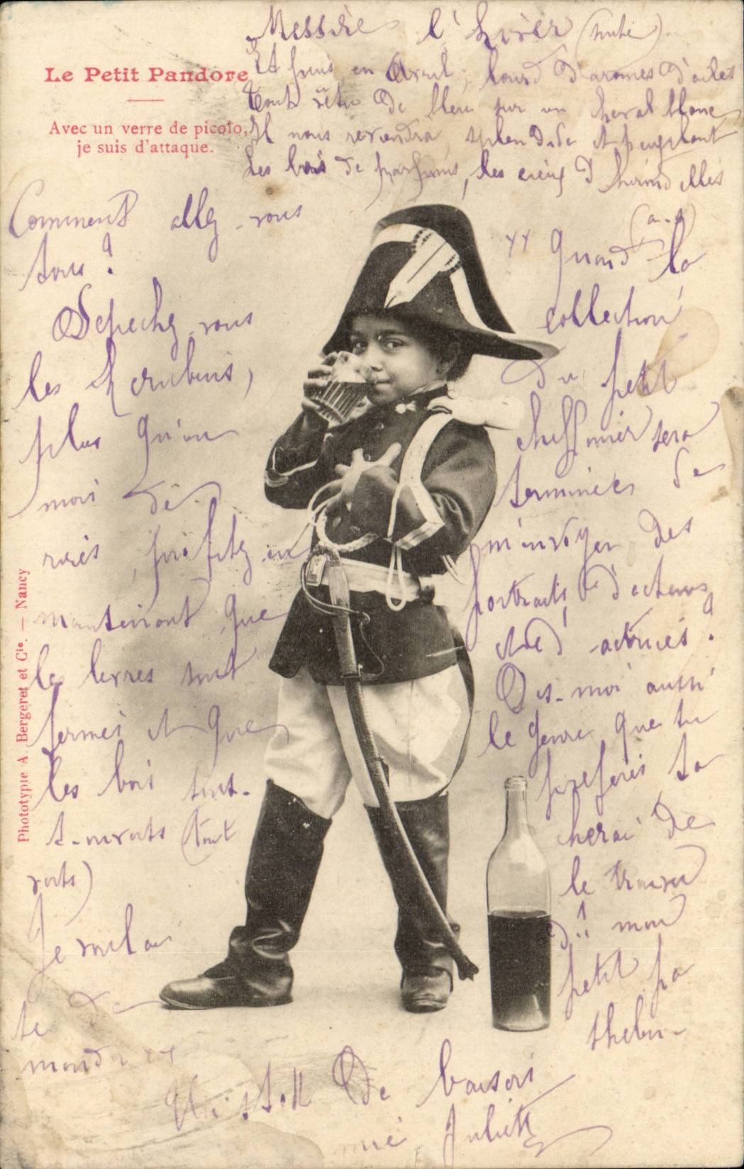 CPA Fantaisie Enfant Ave un verre de picolo je suis d'attaque (Napoleon)