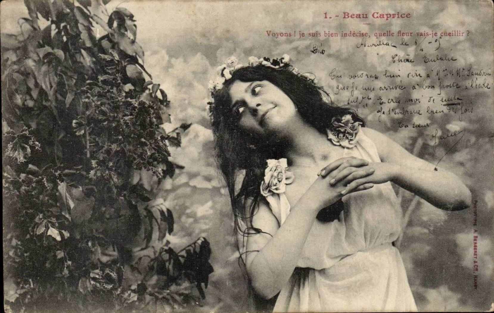Ich bin unschlüssig, welche Blume ich pflücken soll? — Beau Caprice — Phototypie A. BERNET & Cie, Nîmes