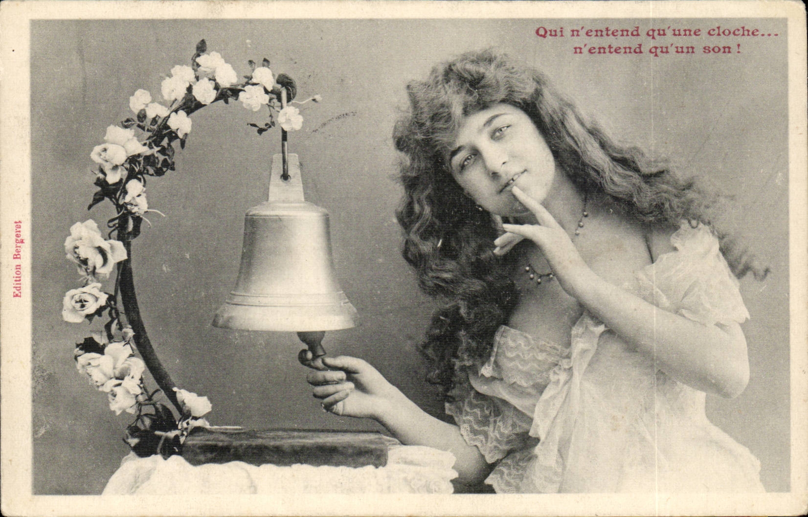 Joven mujer con campana — Edición Bergeret, número de serie no visible