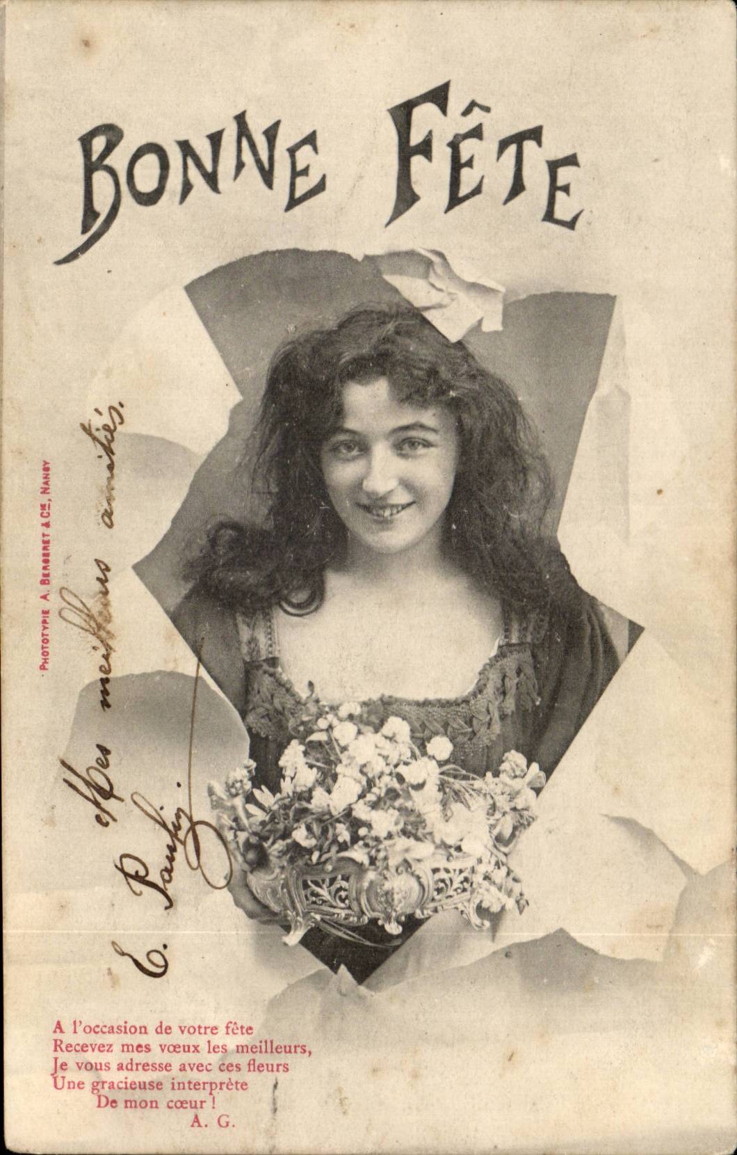 Junge Frau mit Blumenstrauß — Frohe Geburtstagskarte — Phototype A. Berenret & Cie, Nancy