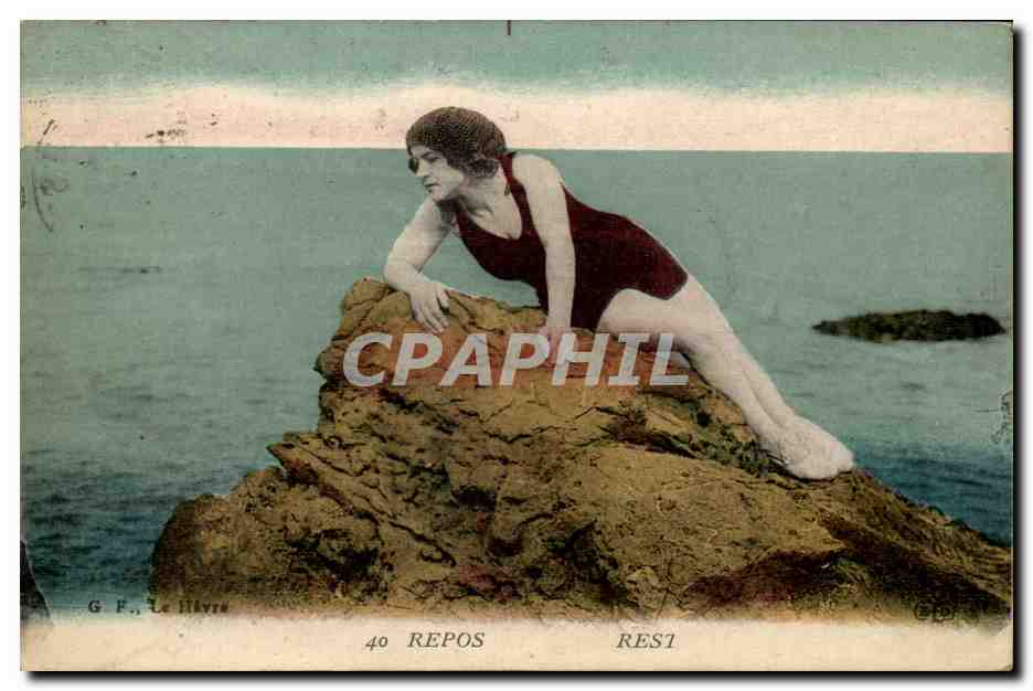 Bains de mer Repos CPA Baigneuse (femme folklore costume)