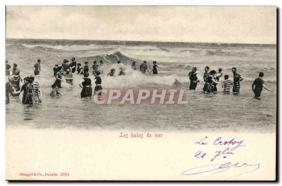 Les bains de mer CPA Baigneuse (femme folklore costume)
