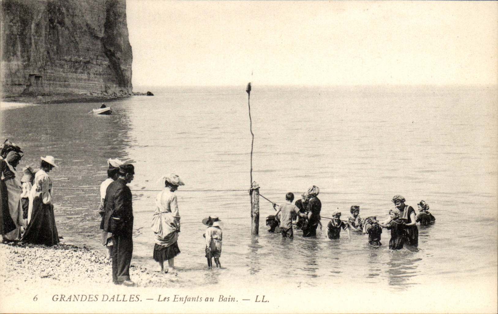 Grandes Dalles — Les Enfants au Bain — LL.