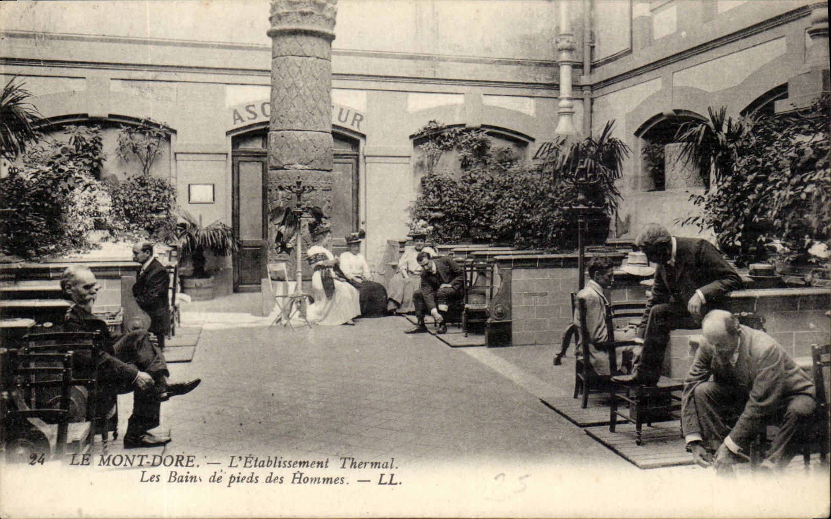 Le Mont-Dore — L'Établissement Thermal. Les Bains de pieds des Hommes — LL.