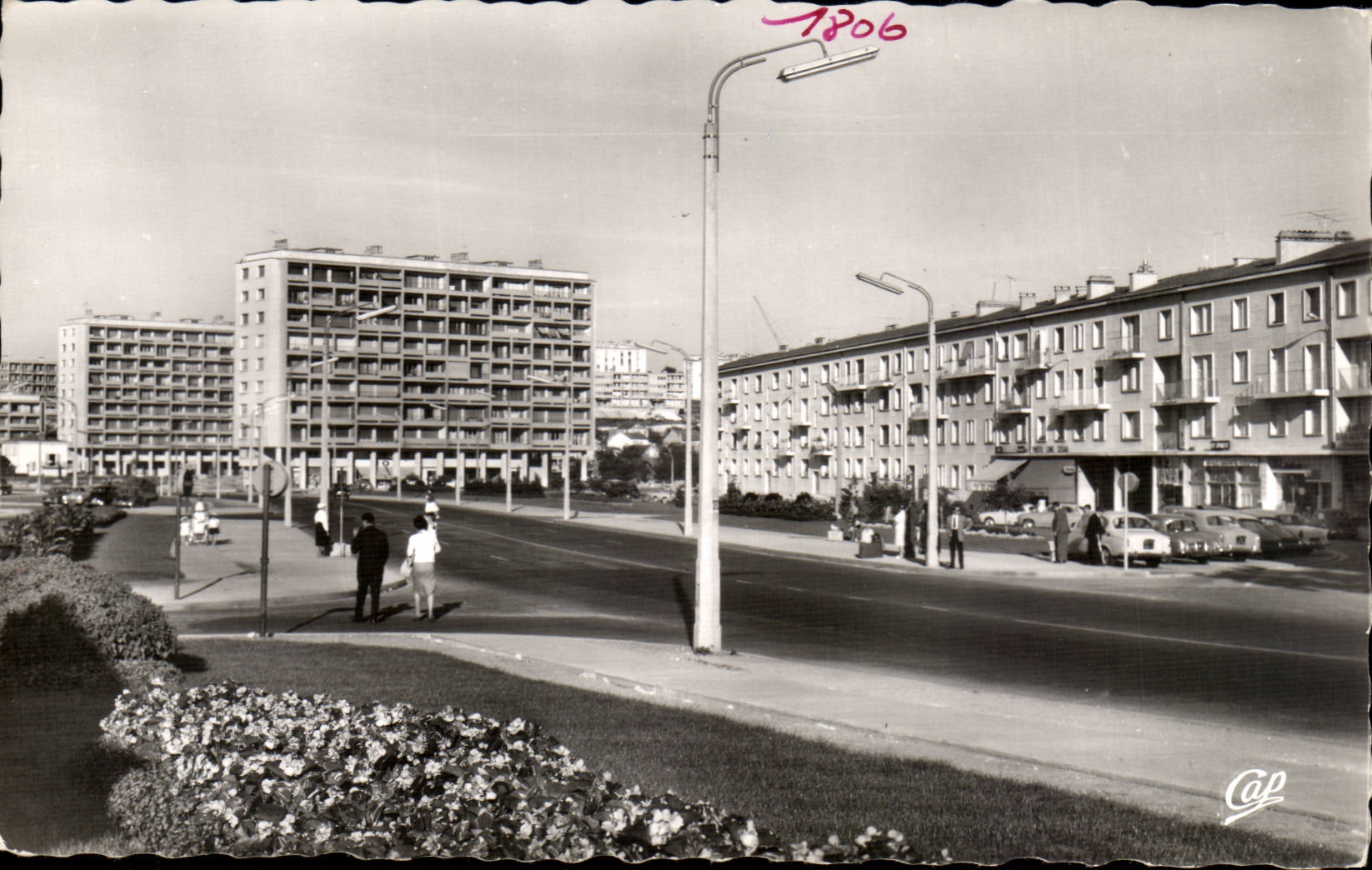 Angoulême — Les nouveaux immeubles place de la Gare — Cap