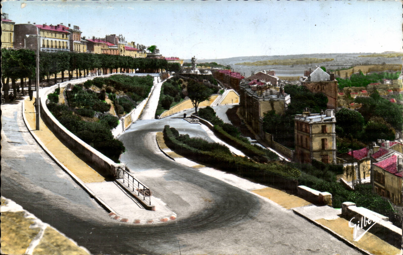 Les Remparts et vue sur le Quartier St-Martin — Angoulême — Éditions Charentaises d'Art A. GILBERT