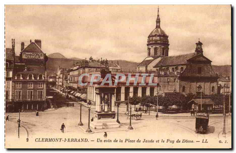 Clermont Ferrand - Un Coin de la Place de Jaude et le Puy de Dome - CPA 