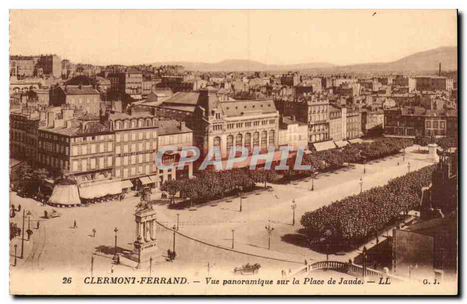 Clermont Ferrand - La Place de Jaude - Vue Panoramique - CPA 