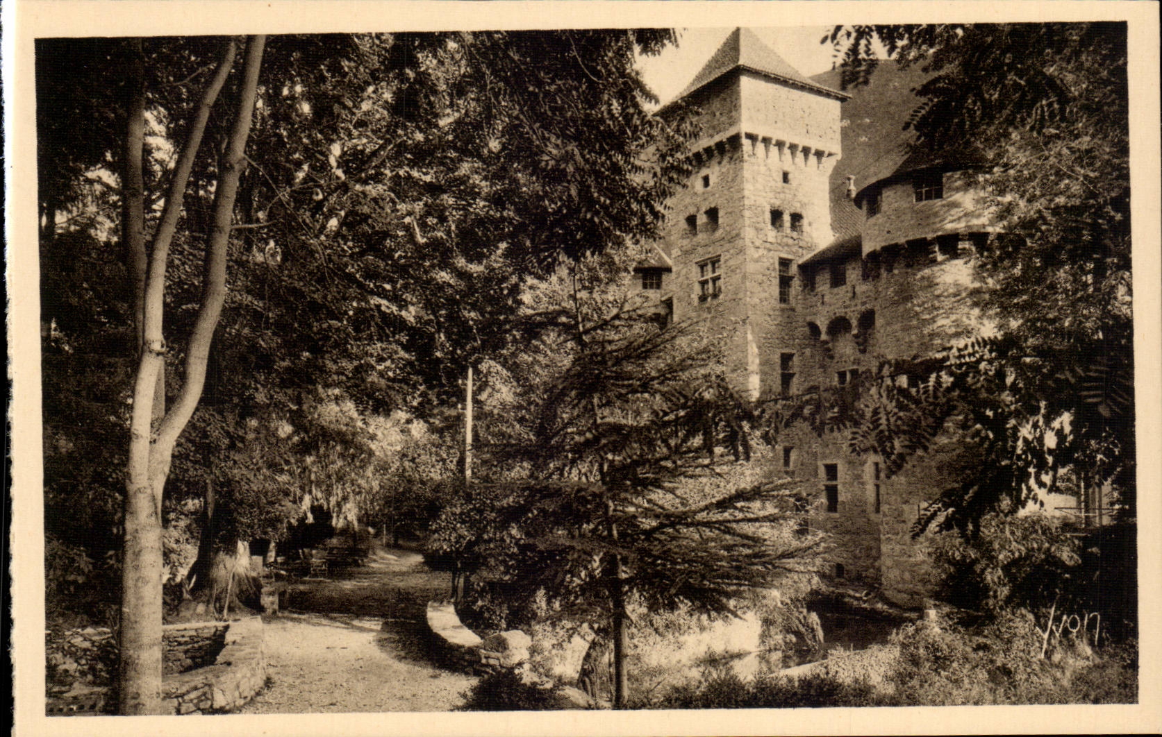 Château de LA CAZE — Gorges du Tarn — XVe siècle (Lozère) — Les Éditions d'Art Yvonn