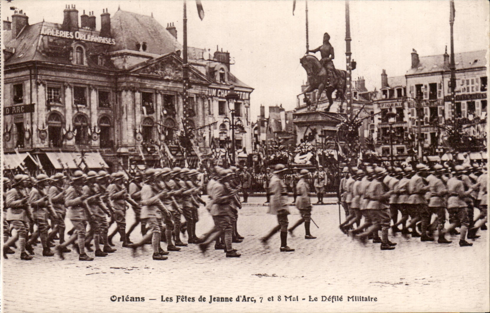 Orleans - Les Fetes de Jeanne d'Arc - Le Defile Militaire - CPA 