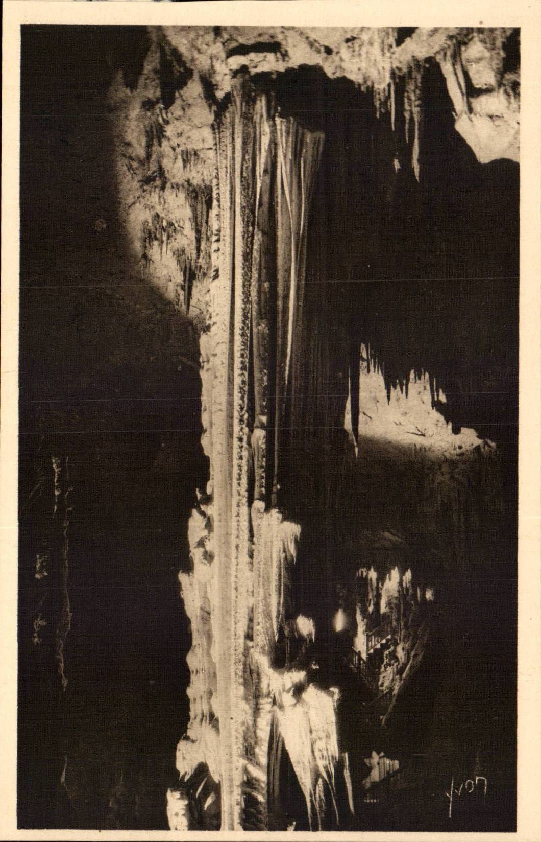 Grotte des Demoiselles — La Grande Colonne — Les Éditions d'Art Yvort, Paris