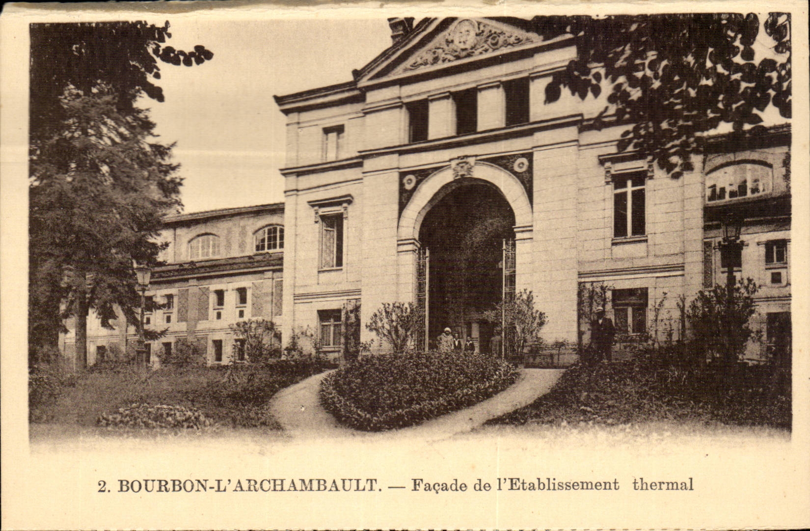 Bourbon - l'Archambault - Facade de l'Etablissement Thermal CPA 