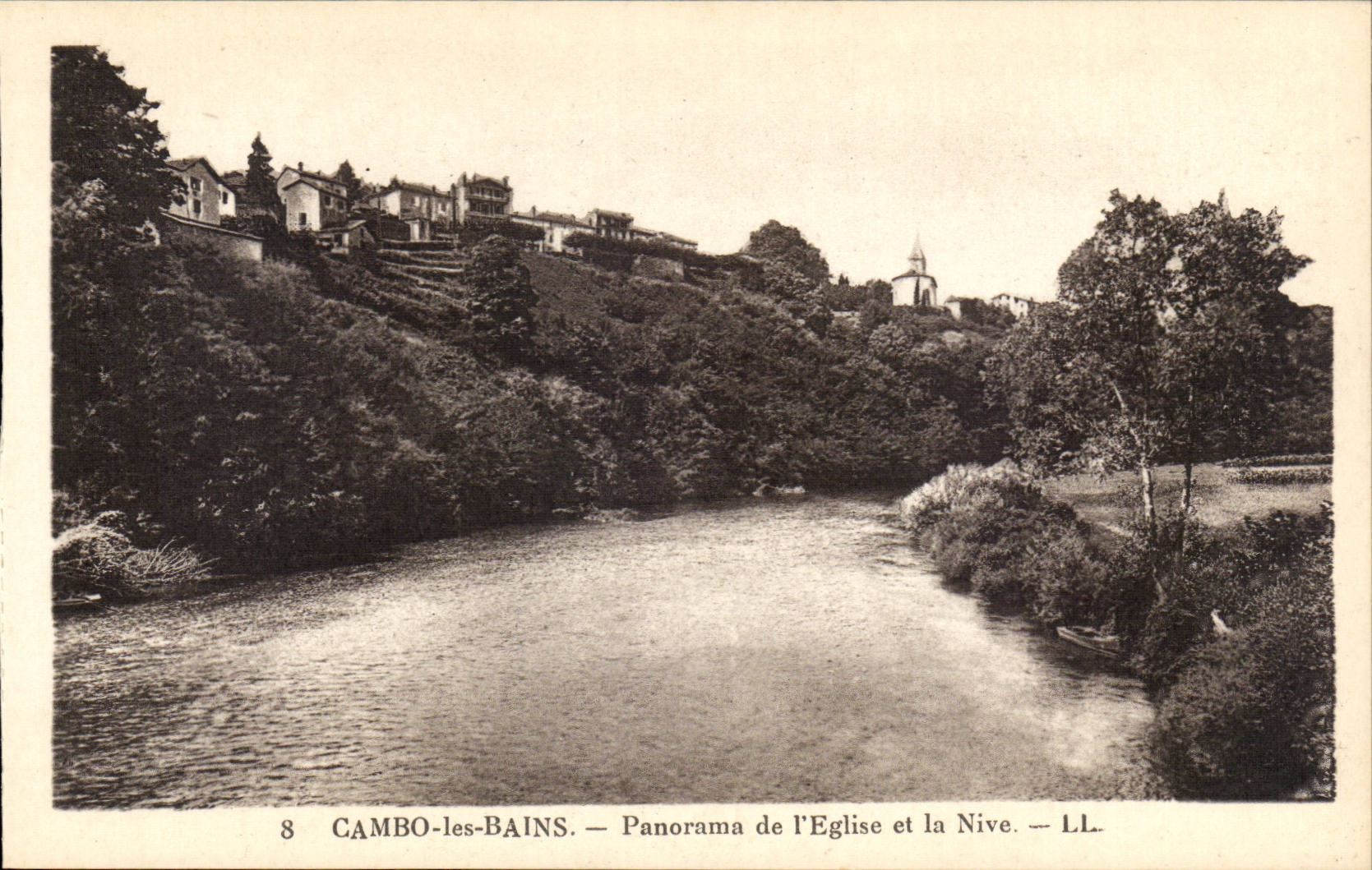 Cambo-les-Bains — Panorama de l'Église et la Nive — LL