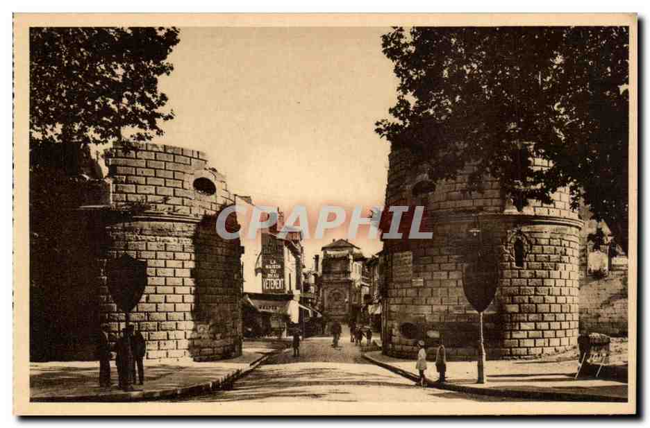 Arles - Porte de la Cavalerie - CPA 