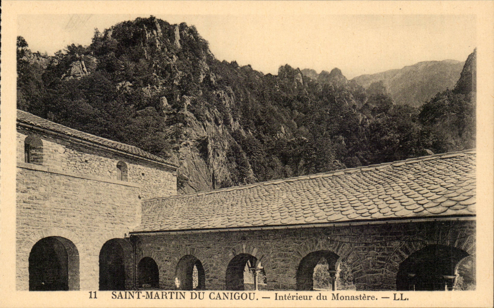 Saint martin du Canigou CPA Interieur du monastere