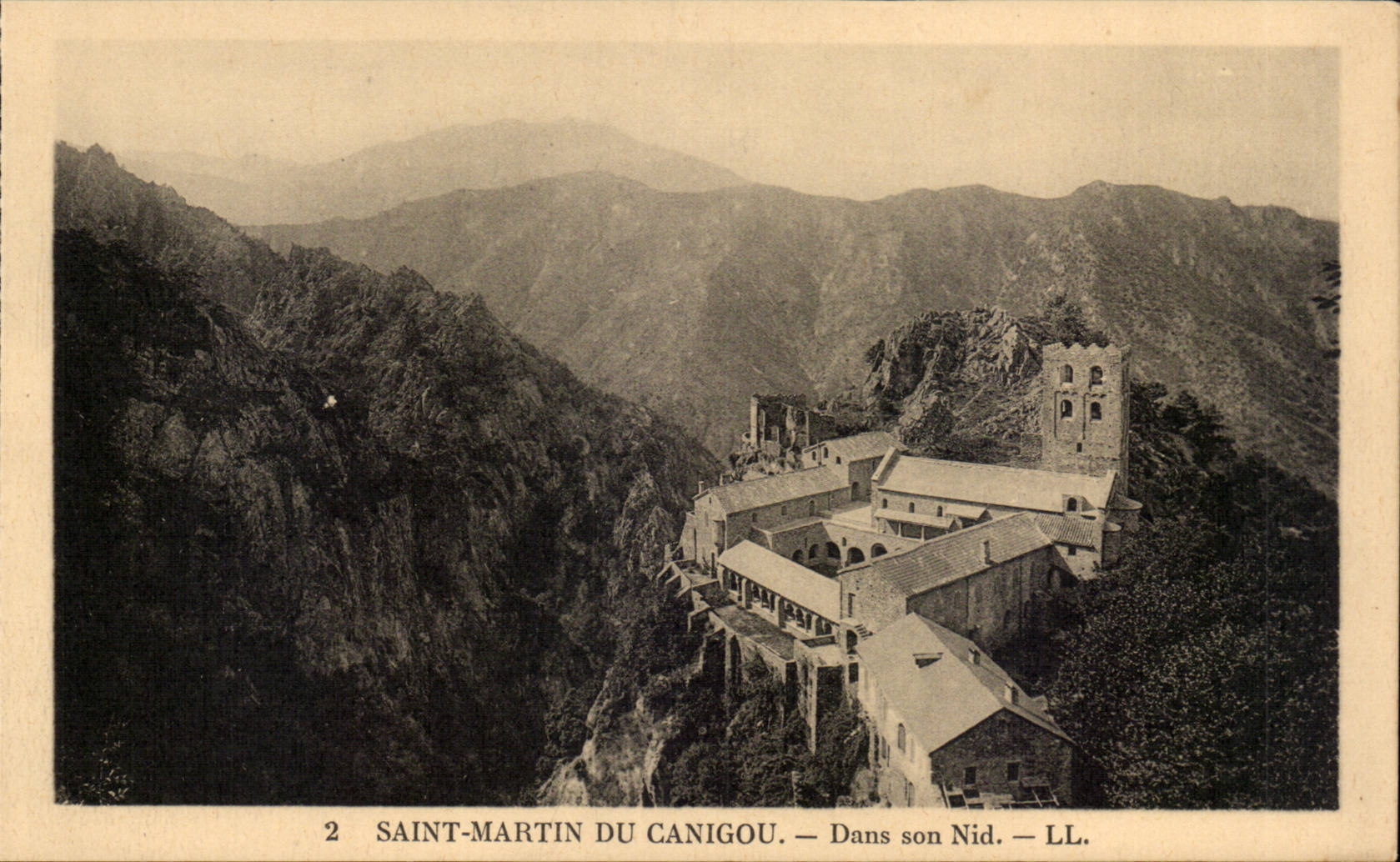 Saint martin du Canigou CPA Dans son nid