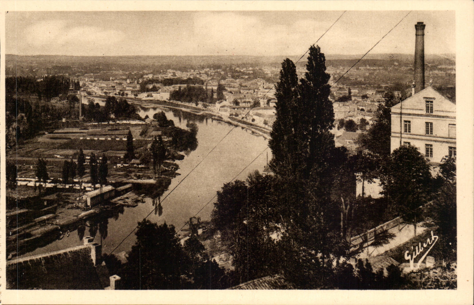 Angoulême — Vue sur la Vallée de la Charente et le Faubourg d'Houmeau — Édition A. Gilbert