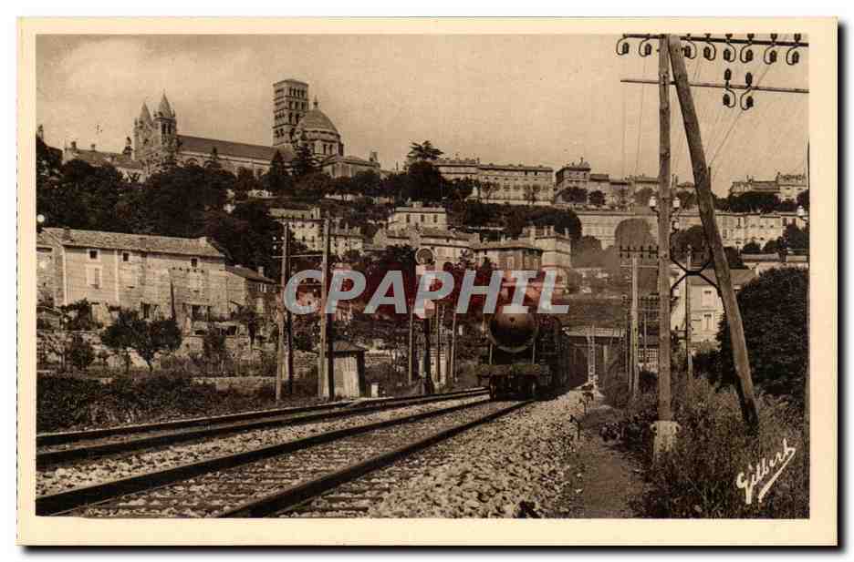 Angouleme CPA La ville vue de la ligne Paris Bordeaux Train
