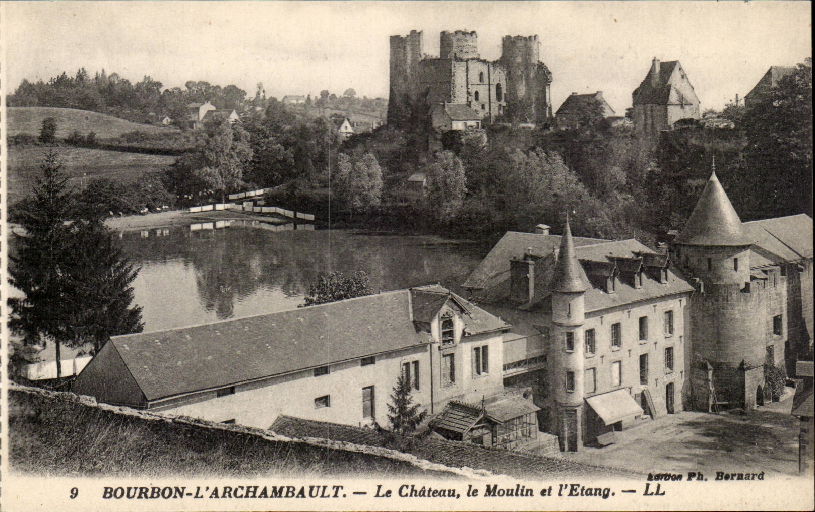 Bourbon l'Archambault CPA Le chateau le moulin et l'etang