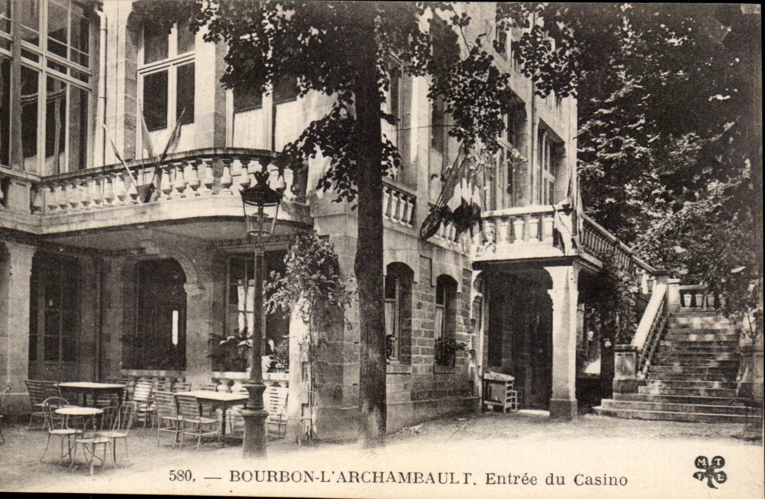 Bourbon l'Archambault CPA Entree du casino