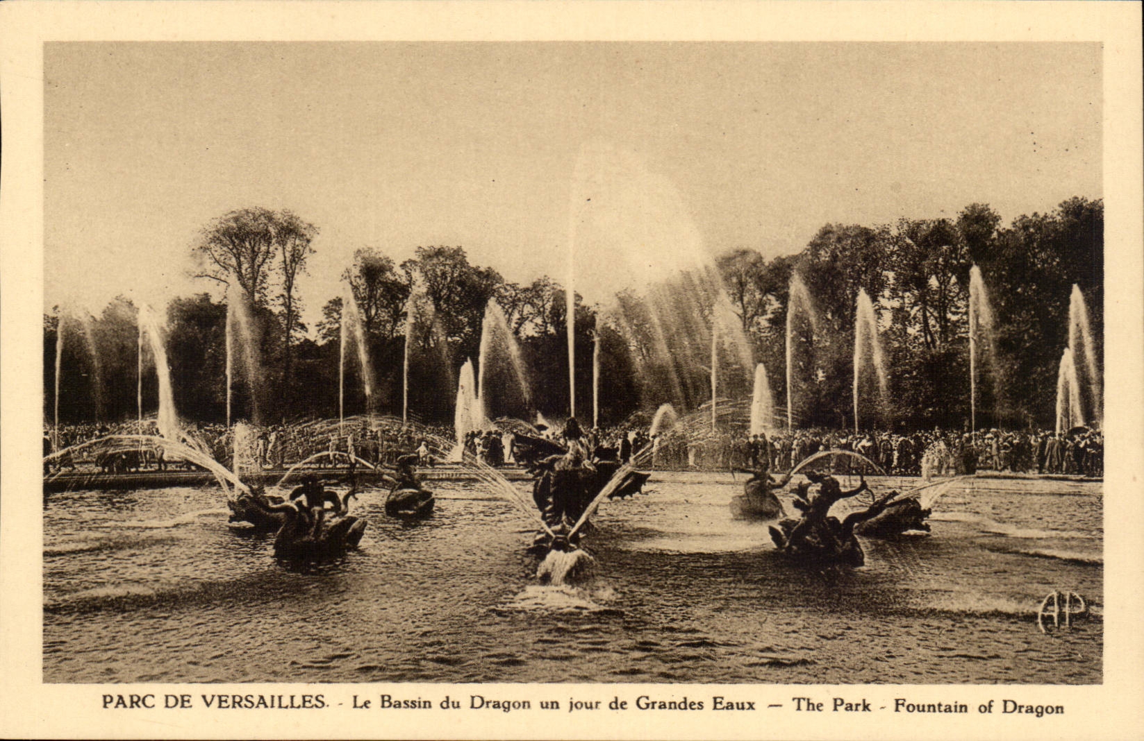 Versailles - Parc de Versailles - Le bassin du Dragon - un jour de Grandes Eaux - CPA 