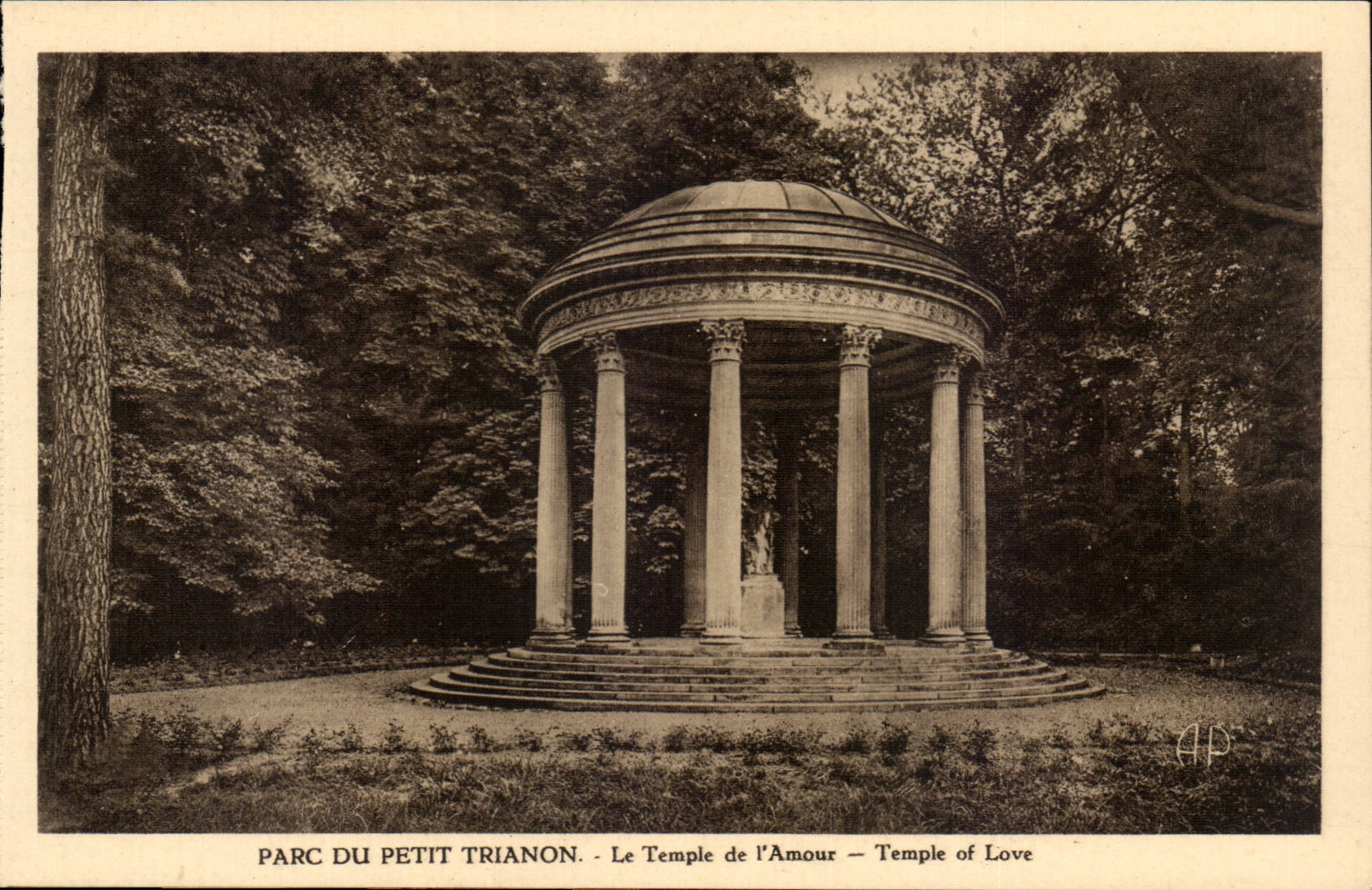 Parc du Petit Trianon — Le Temple de l'Amour — Éditeur APD