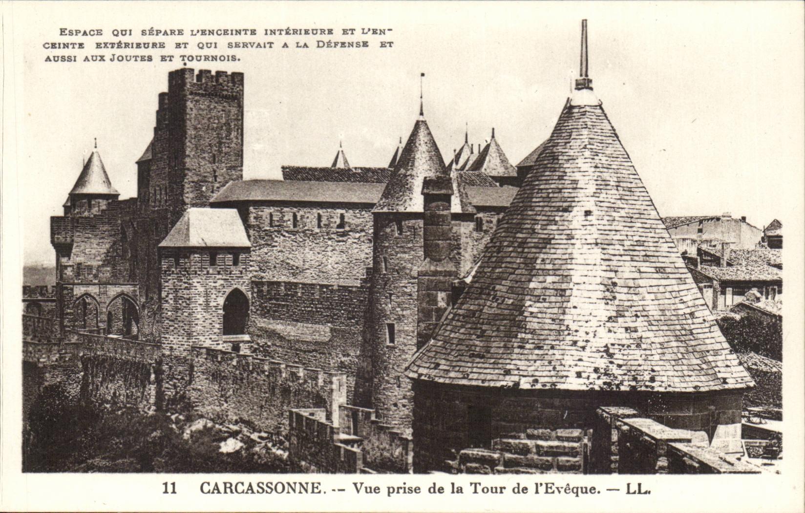 Carcassonne — Vue prise de la Tour de l'Évêque — LL.