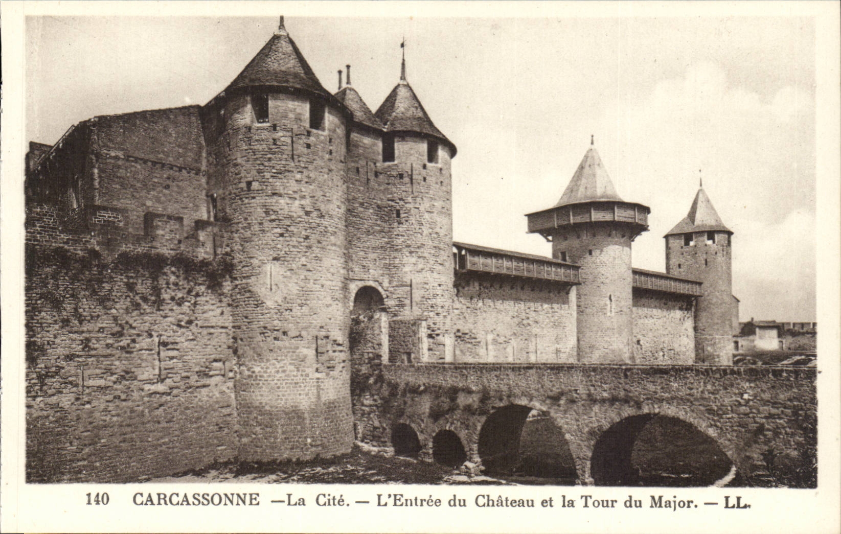 Carcassonne - la Cite - L'Entree du Chateau et la Tour du Major - CPA 