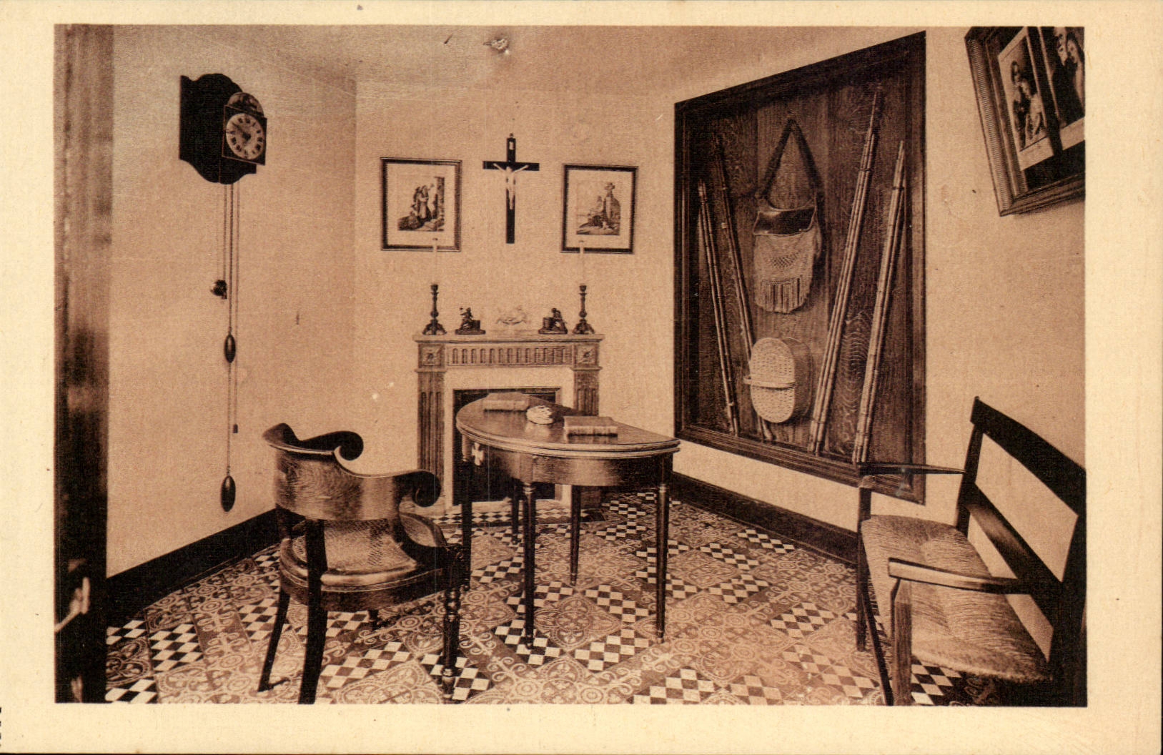 Alencon - La Pavillon - La Piece des Souvenirs - CPA 