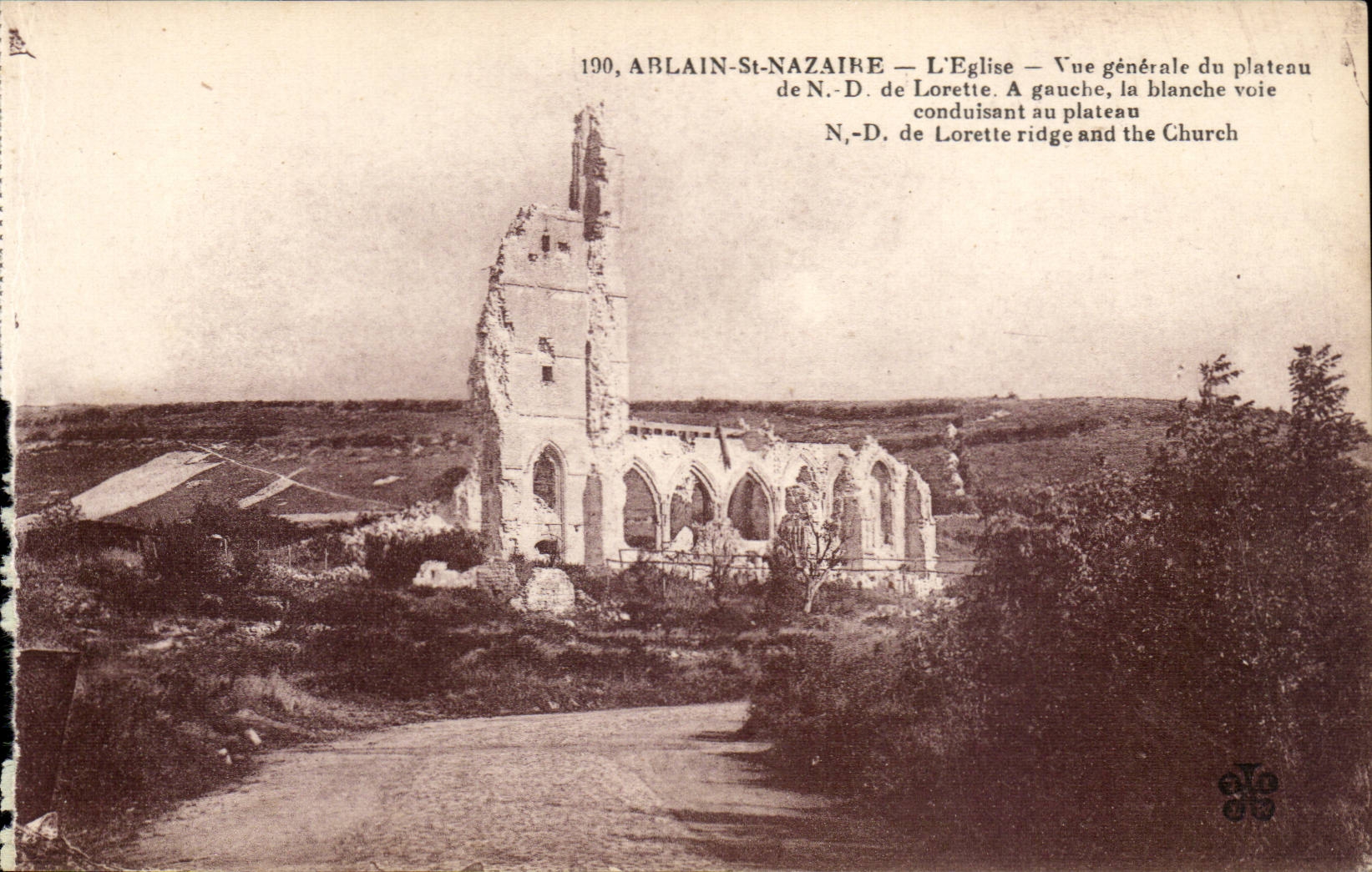 Ablain-St-Nazaire — L'Église — Vue générale du plateau de N.-D. de Lorette