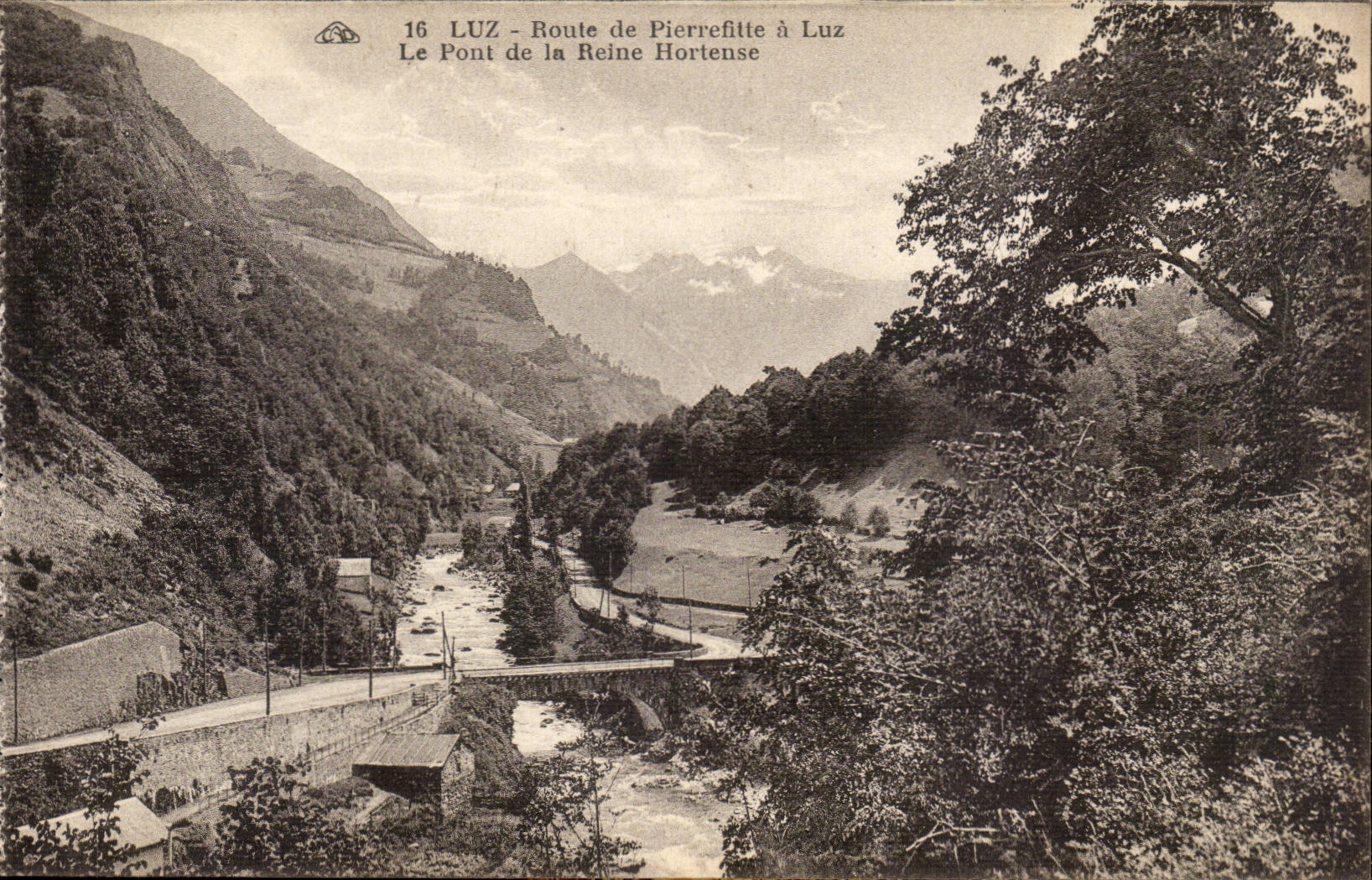 Luz CPA Route de Luz a Pierrefitte Le pont de la reine Hortense