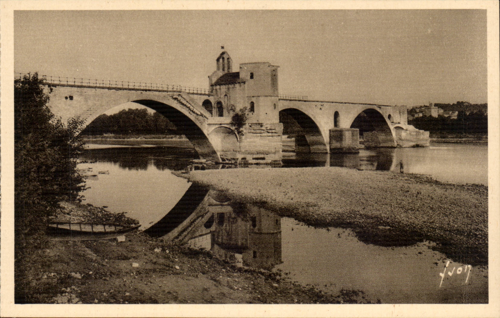Avignon CPA Palais des papes Le pont Saint Benezet et le rhone