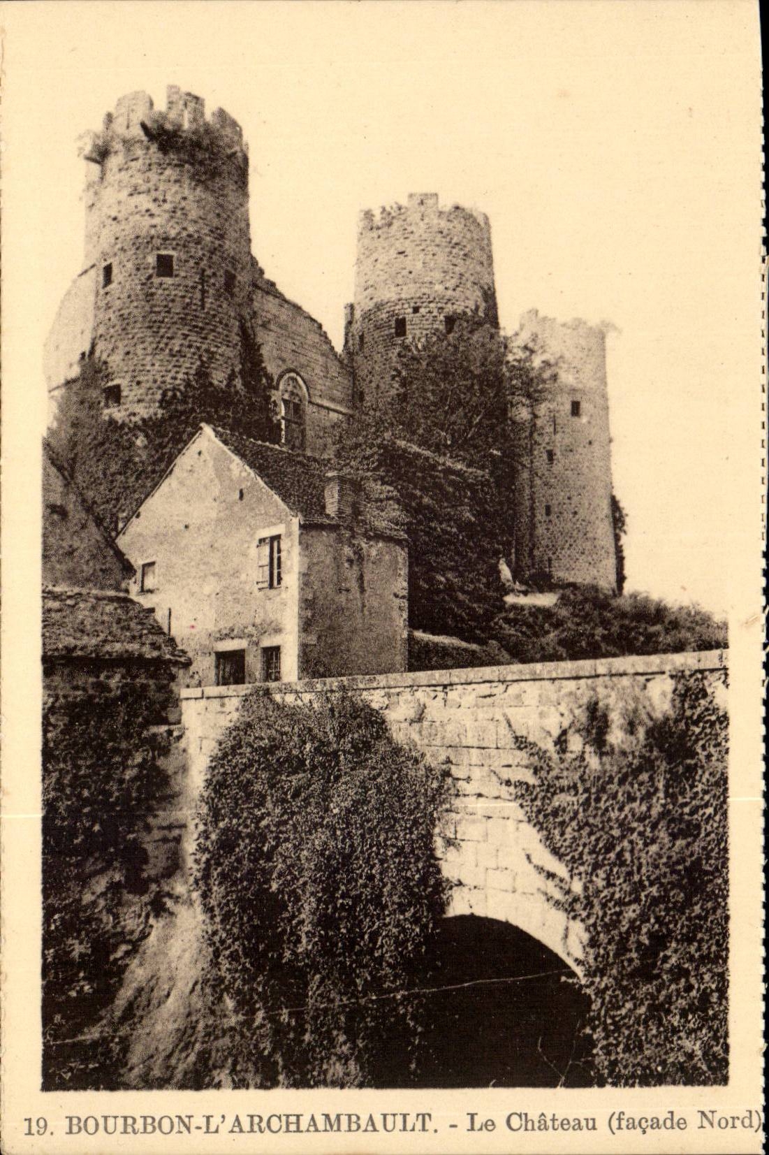 CPA Bourbon l'archambault Le chateau