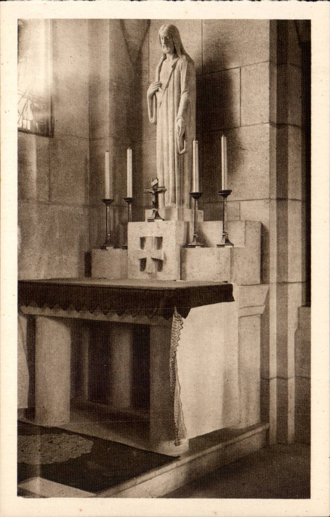 Ossuaire de Douaumont — Chapelle Catholique, autel latéral côté gauche — Héliogravure exclusive du Comité de l'Ossuaire