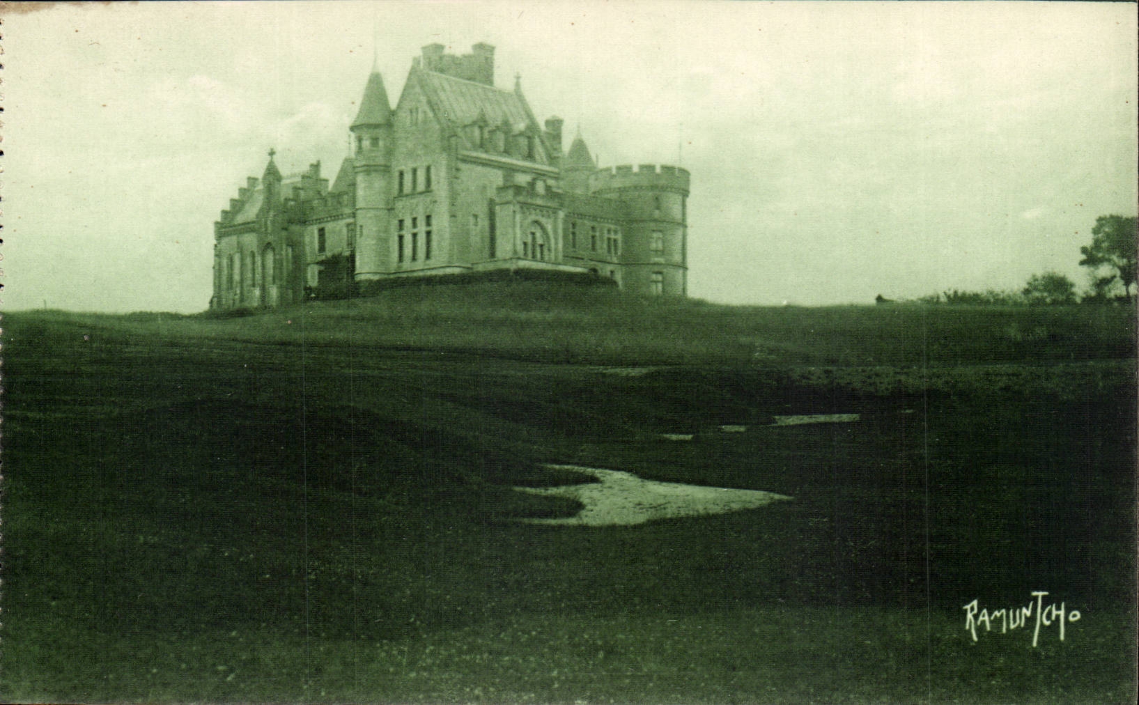 CPA Hendaye Le golf et le chateau d'Arrogory bati par Viollet le Duc