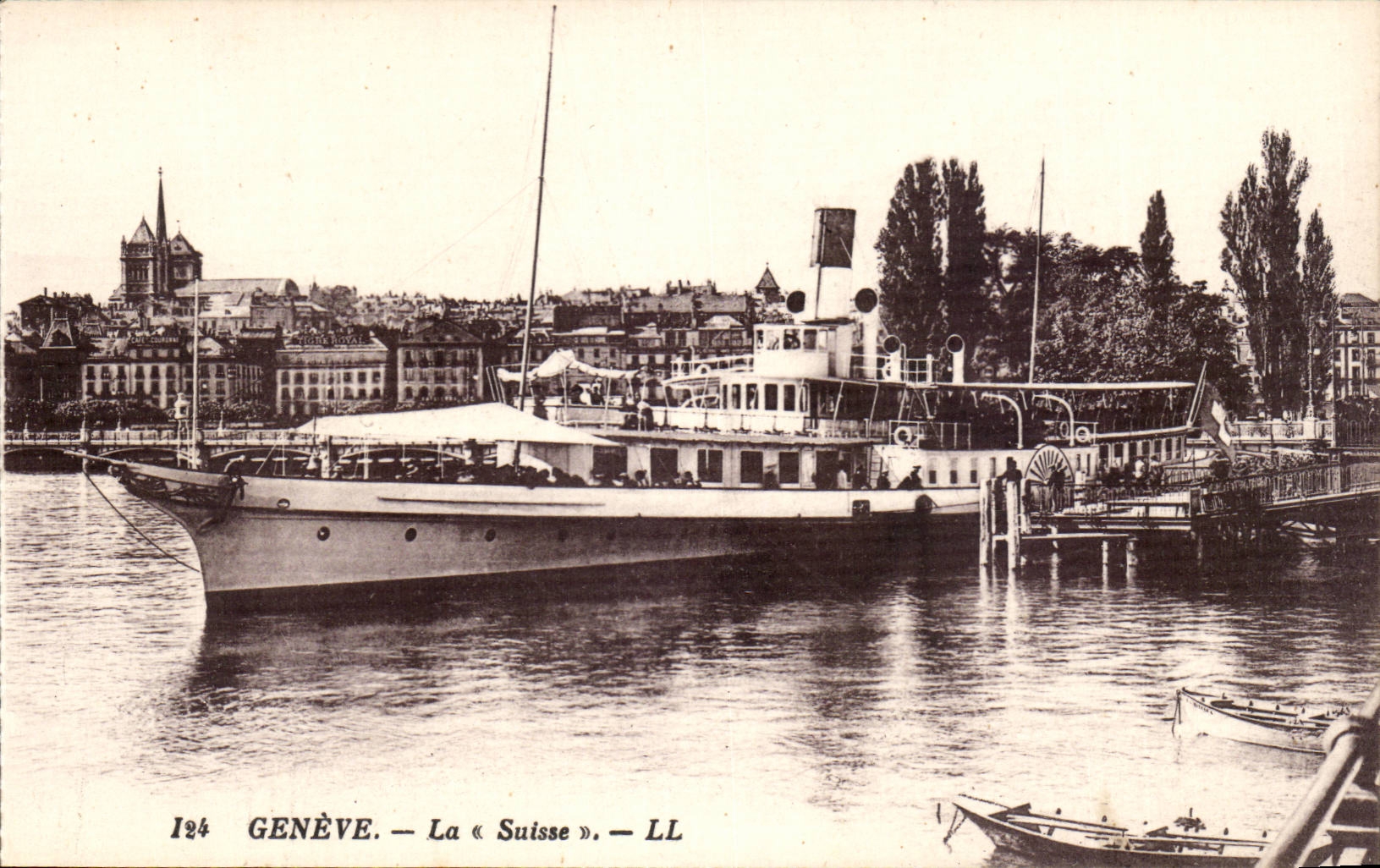 Suisse Geneve CPA La Suisse (bateau)